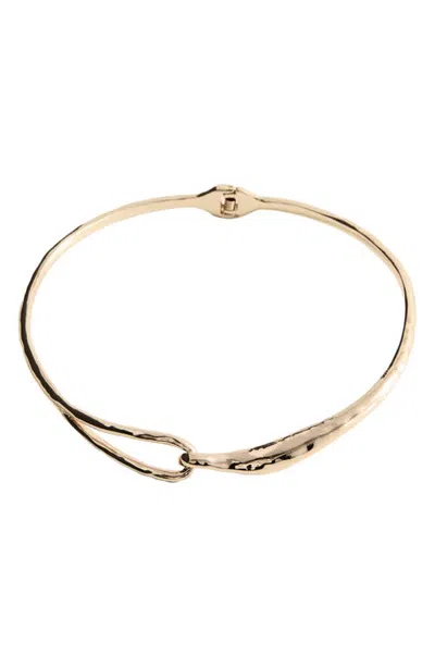 Mango Rigid Hook Choker In Gold