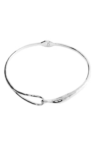 Mango Rigid Hook Choker In White