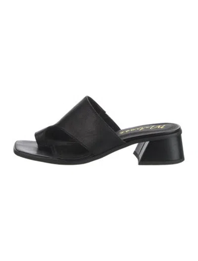Pre-owned Matisse Leather Slides In Black