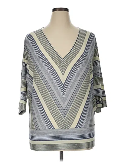 Pre-owned Max Edition 3/4 Sleeve Top Gray V-neck Tops
