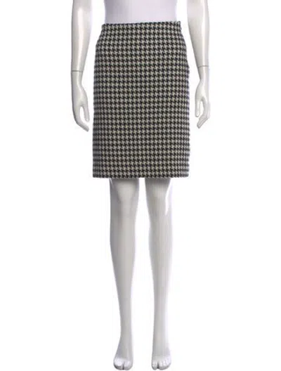 Pre-owned Max Mara Virgin Wool Knee-length Skirt In Black