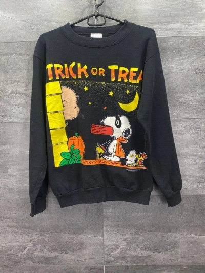 Pre-owned Movie Vintage Trick Or Treat Snoopy  Tee Sweatshirt In Black