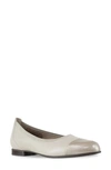 Munro Mila Ballet Flat In Cream Combo