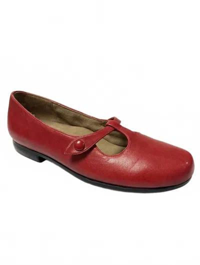 Munro Women's Avalon Flats In Red Leather In Animal Print