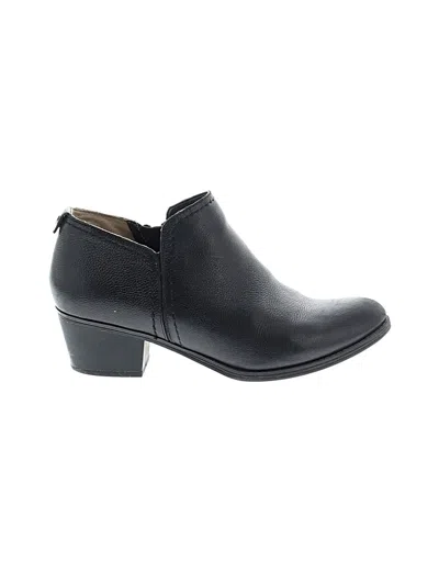 Pre-owned Naturalizer Ankle Boots In Black