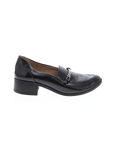 Pre-owned Naturalizer Flats In Black