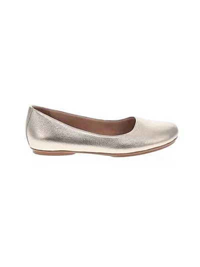 Pre-owned Naturalizer Flats In Silver