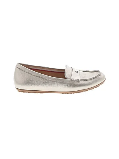 Pre-owned Naturalizer Flats In Silver
