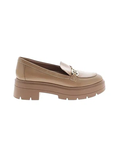 Pre-owned Naturalizer Flats In Tan