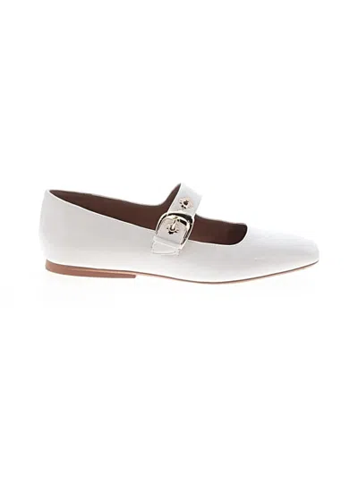 Pre-owned Naturalizer Flats In White