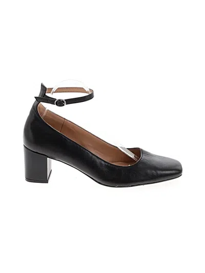 Pre-owned Naturalizer Heels In Black
