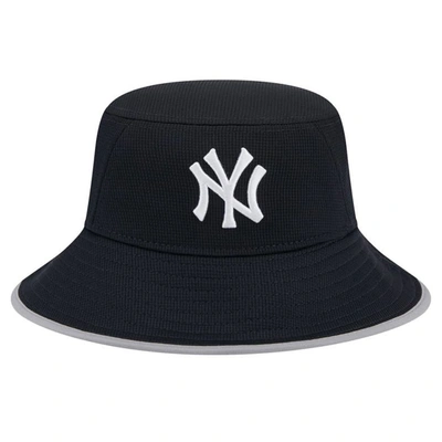 New Era Navy New York Yankees Game Day Bucket Hat
