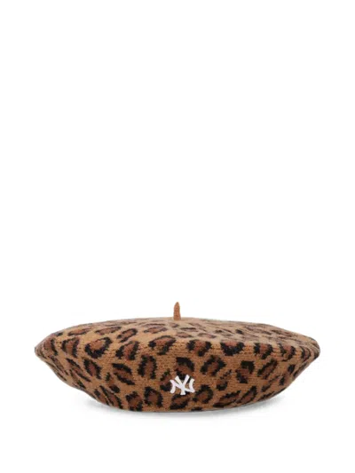 New Era New York Yankees Mlb Leopard-print Beret In Brown