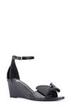 New York And Company Shelby Wedge Sandal In Black Combo