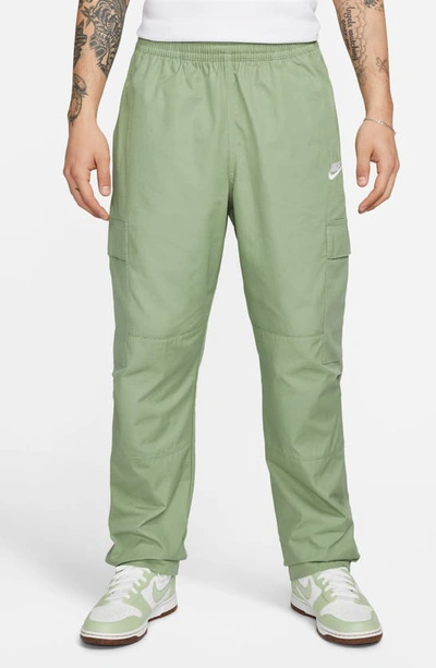 Nike Club Woven Cargo Pants In Green