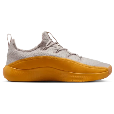 Nike Lebron Tr 1 In Cream Ii/white/gold Leaf