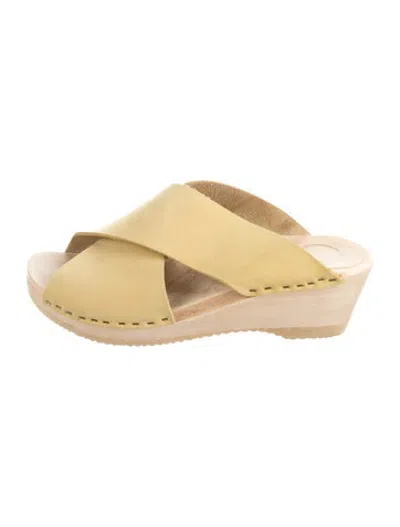 Pre-owned No.6 Leather Slides In Yellow
