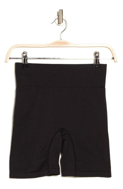 Nordstrom Rack Seamless Smoothing Shorts In Black
