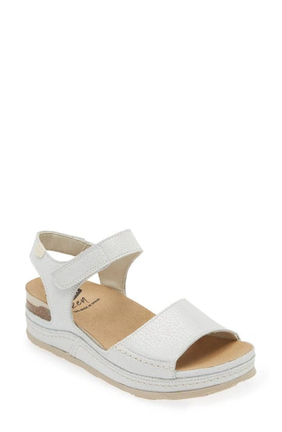 On Foot 250 Madison Platform Sandal In Blanco