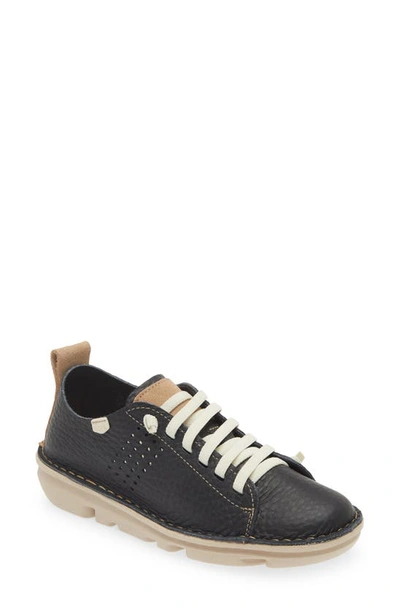 On Foot 30250 Silken Low Top Trainer In Black