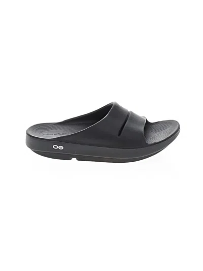 Pre-owned Oofos Sandals In Black