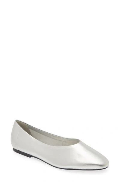 Open Edit Madyson Flat In Silver Metallic