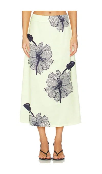 Operasport Lone Skirt In Tender Yellow