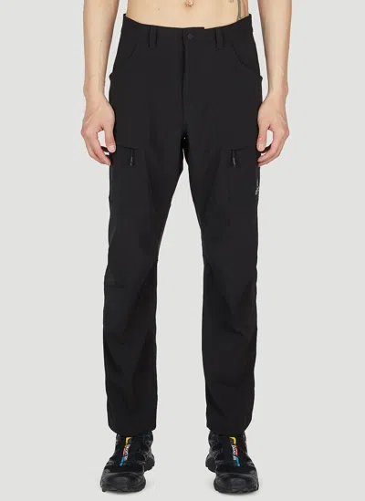 Ostrya Yarrow Hiking Pants In Black