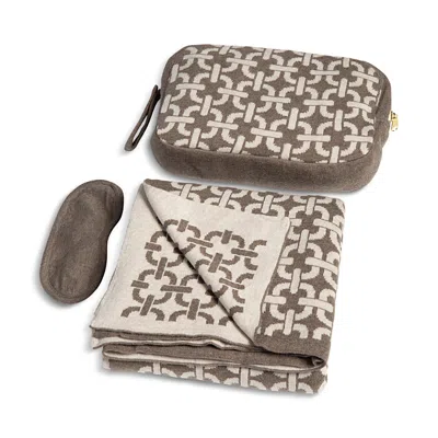 Pink Lemonade Chain Print Travel Blanket Set In Brown