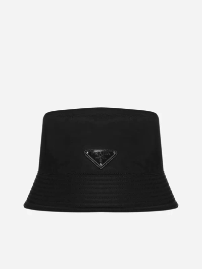 Prada Logo-plaque Re-nylon Bucket Hat In Black