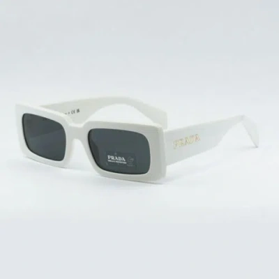 Pre-owned Prada Pra07s 1425s0 Talc/dark Gray 52-20-145 Sunglasses