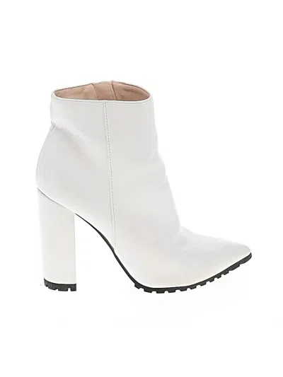 Pre-owned Qupid Ankle Boots In White