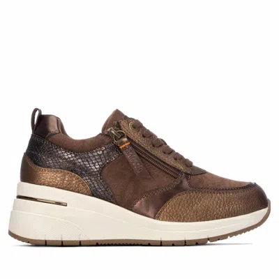 Refresh Women's Casual Wedge Sneakers In Camel In Brown