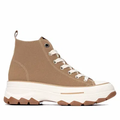 Refresh Women's Suede High Top Sneakers In Taupe New In Brown