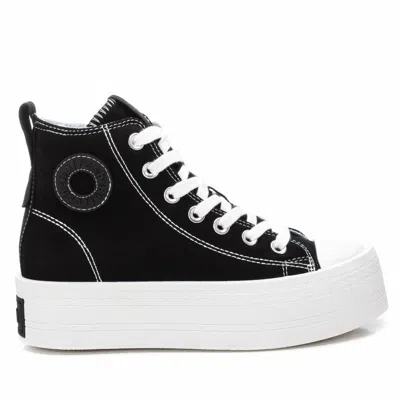 Refresh Women's Zip Up Sneakers In White In Black