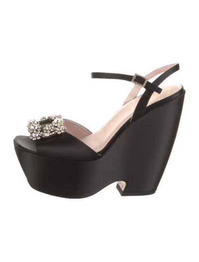 Pre-owned Roger Vivier Satin Crystal Embellishments Sandals In Black