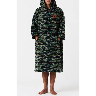 Slowtide Major Everyday Fleece Poncho In Green
