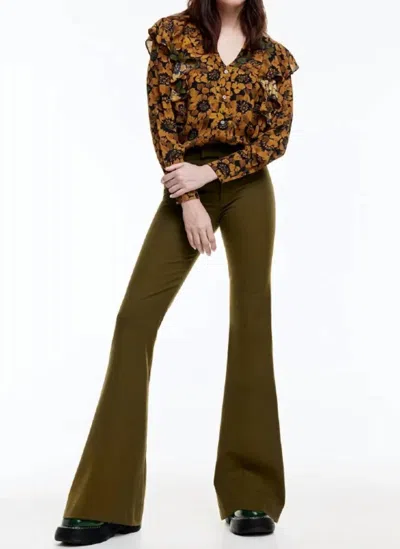 Smythe Mid Rise Bootcut Pants In Army In Green