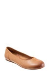 Softwalk Sonoma Flat In Tan Tumbled