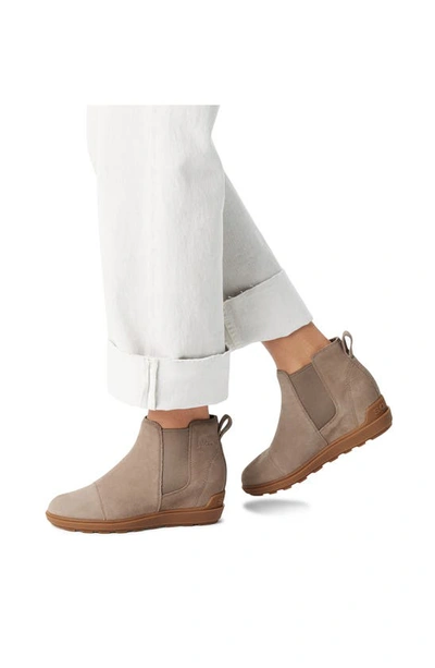 Sorel Evie Ii Chelsea Bootie In Omega Taupe/ Gum 2