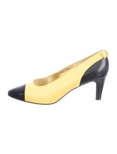 Pre-owned St John Leather Colorblock Pattern Pumps In Yellow