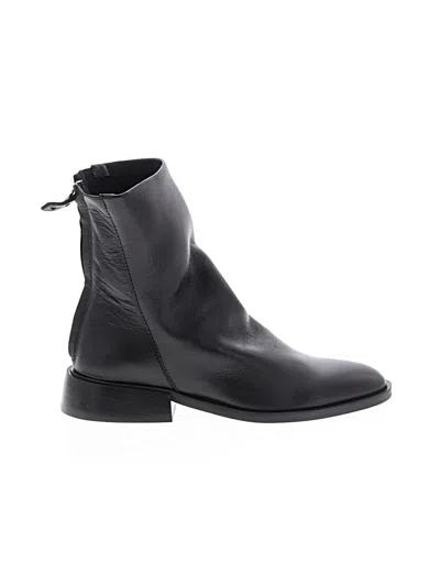 Pre-owned Steve Madden Ankle Boots In Black