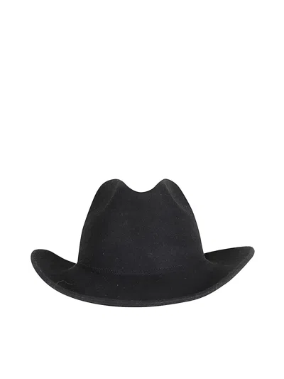 Studio Amy Hat In Black