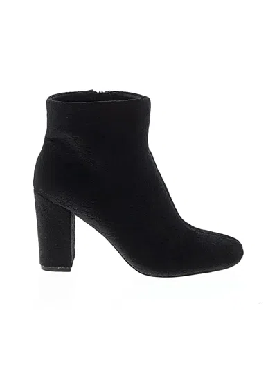 Pre-owned Tahari Ankle Boots In Black
