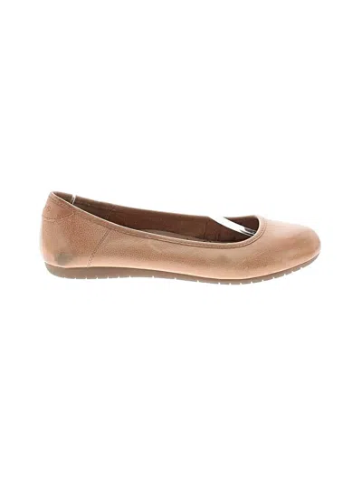 Pre-owned Taos Flats In Tan