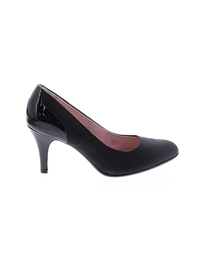 Pre-owned Taryn Rose Heels In Black