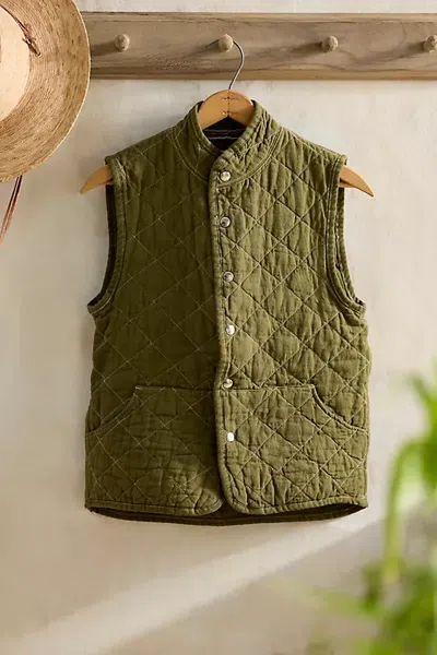 Terrain Quilted Snap Vest In Green
