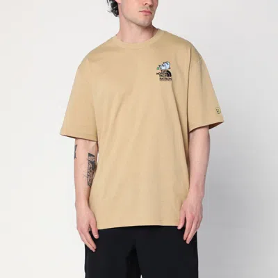 The North Face T-shirt Mountain Cleanup Beige Kaki