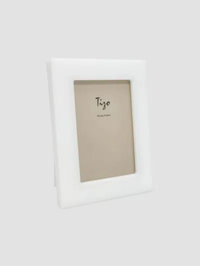 Tizo Solid Lucite Frame In White