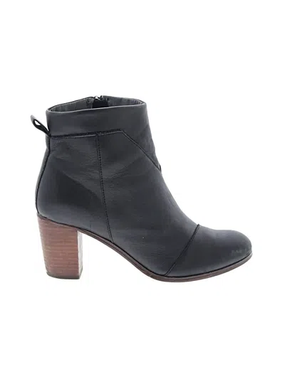 Pre-owned Toms Ankle Boots In Black